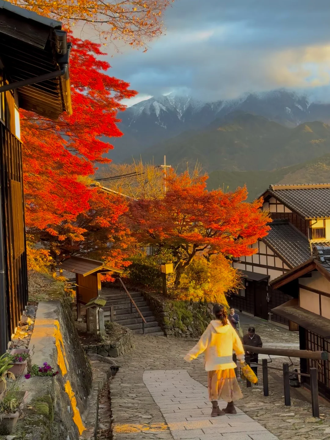 不输京都的“去有风小镇”，夕烧红叶太美了🍁