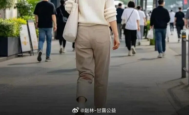 【假期暴走，第一批受害者已进医院！37岁女子连续几天“City walk”每天走两三万步，咬牙坚持逛景点，结果走着走着走进了骨科门诊……】
 #假期暴走第一批受害者进医院##安全提醒##健康生活新方式#
    长假出行，不少人开启“特种兵式旅行”，朋友圈满屏两三万步的“City walk”打卡记录。然而，尽兴 ​