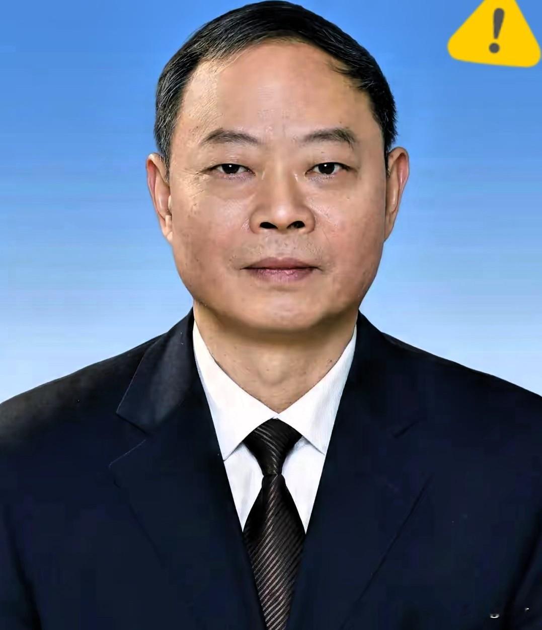 绵阳的周琳投案自首了，
这件事在当地引起不小的轰动，
据说周琳在今年6月份刚刚办理了
​退休手续，原本就该回家颐养天年的。

我觉得其一:良心是没发现，主要是纪委有动作，他知道自己躲不过了，主动自首、老实交代，还能少判两年。
其2:投案自首的人中有几个是良心发现的？都是万般无奈之下的最优选择罢了。