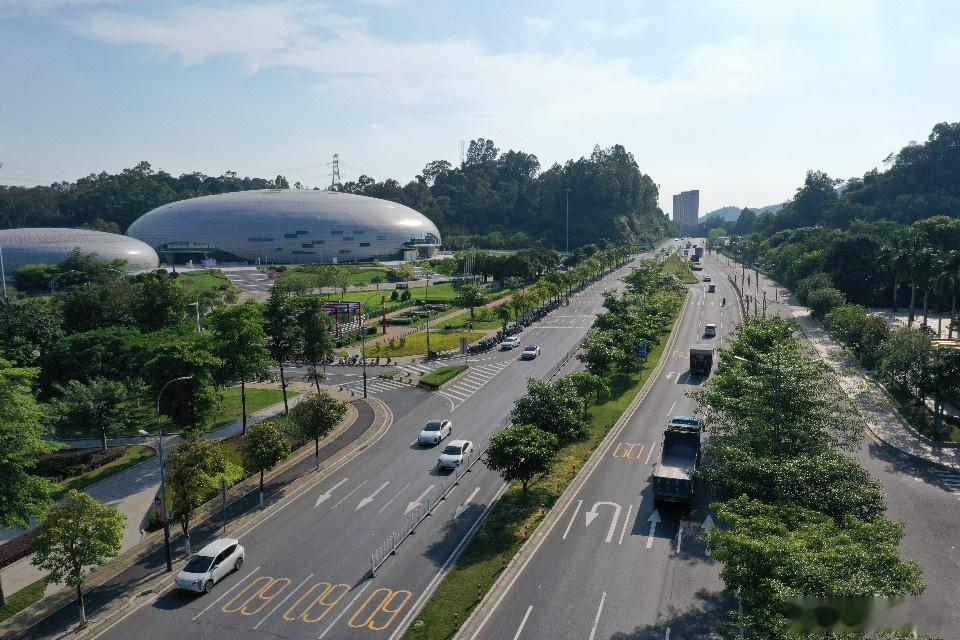 【国道G107线风神大道段提质纪实：精修路网护航粤BA，提升赛场门户颜...