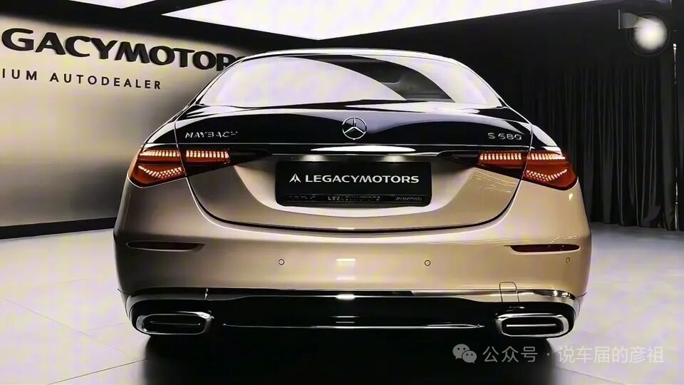 三年拿下迈巴赫S680：真正的门槛，从来不是车价
 
网上很火一句话：圈出三年内能开上迈巴赫S680的人。很多人下意识觉得，这是一道单纯的收入考题。但深耕豪车圈子多年，我想说一句实话：能掏出钱买下它，和能从容拥有它，是完全截然不同的两件事。迈巴赫S680的门槛，从来不止是落地价。
 
在豪华轿车领域