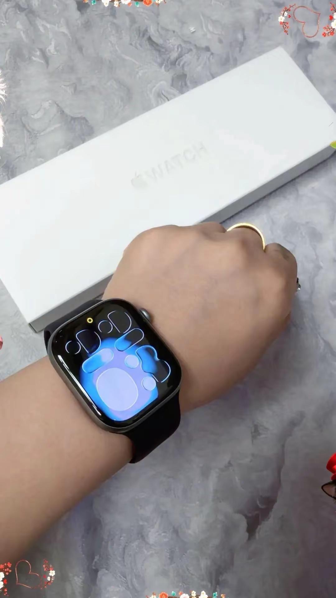 新装备就位⌚️Apple Watch11 46mm黑色真的耐看，手腕粗戴这个尺寸刚刚好。白天做配饰，顺带监测心率，好好善待自己，生活慢慢过✨