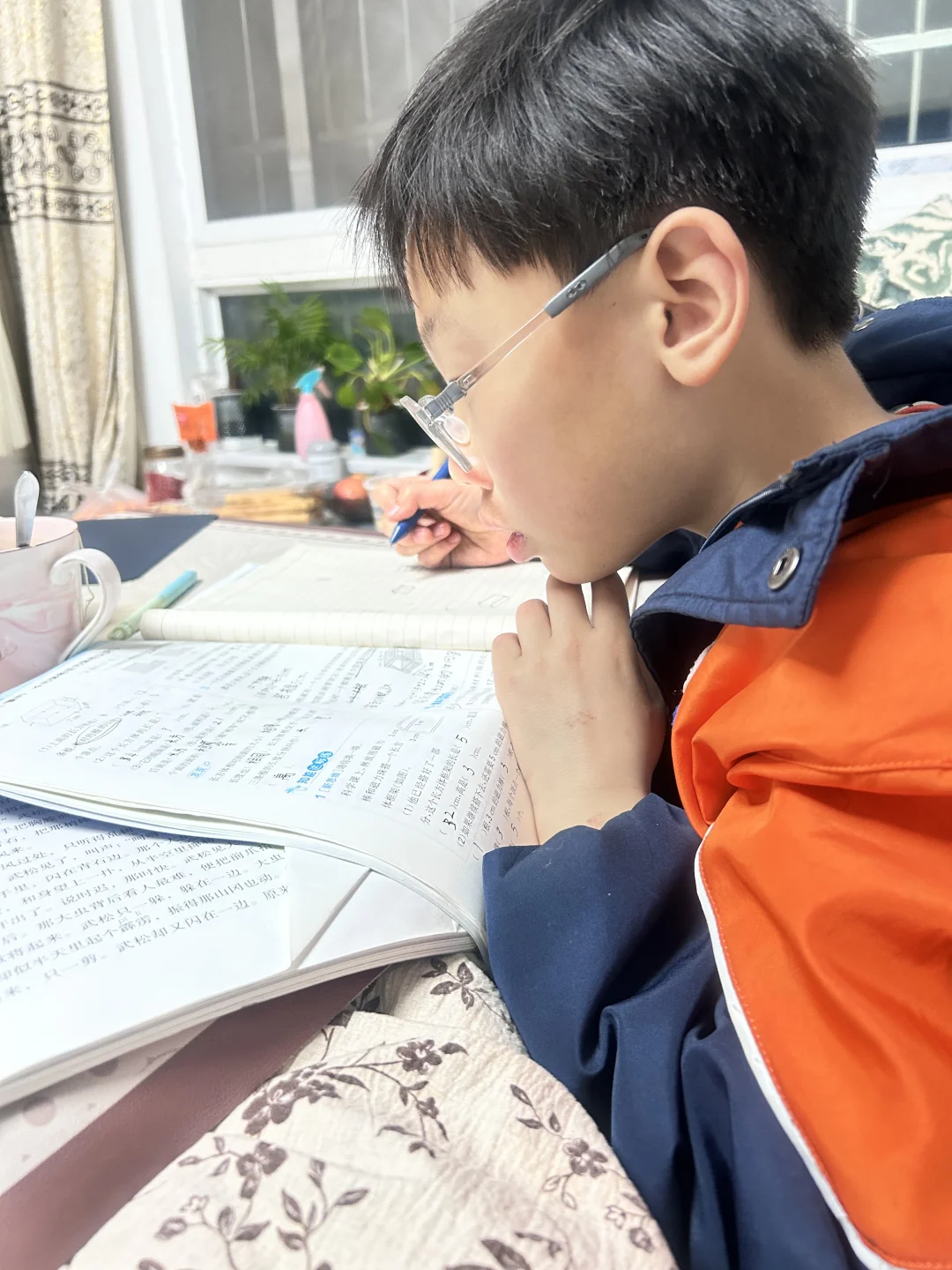 四年级9点半才写完作业有没有？