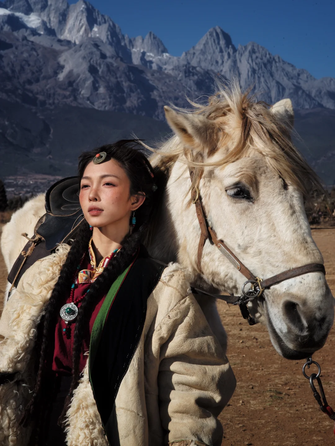 天呐‼️在丽江雪山下拍纳西族写真也太绝了吧