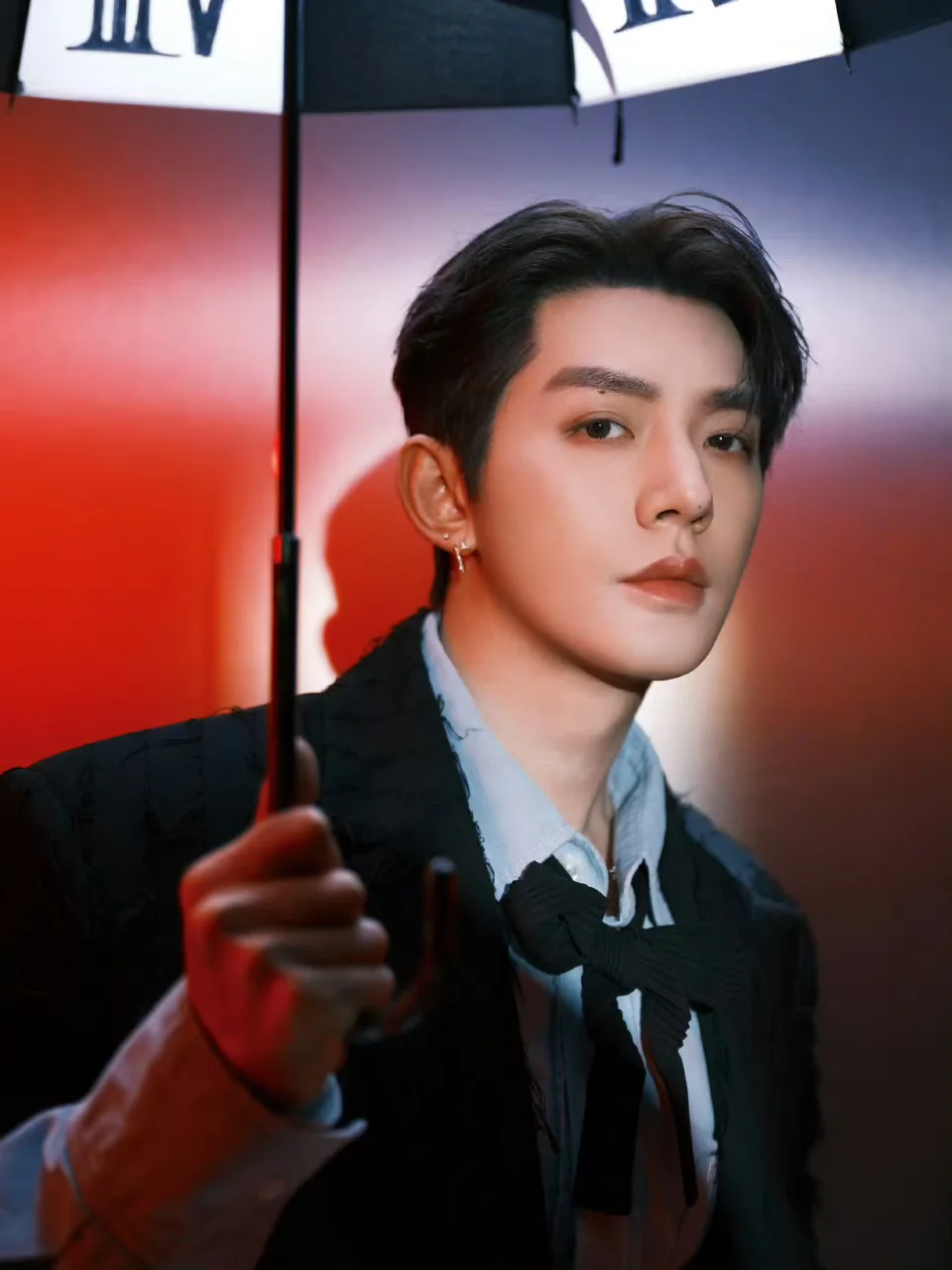 给邓为生日化的财阀家的大小公子妆