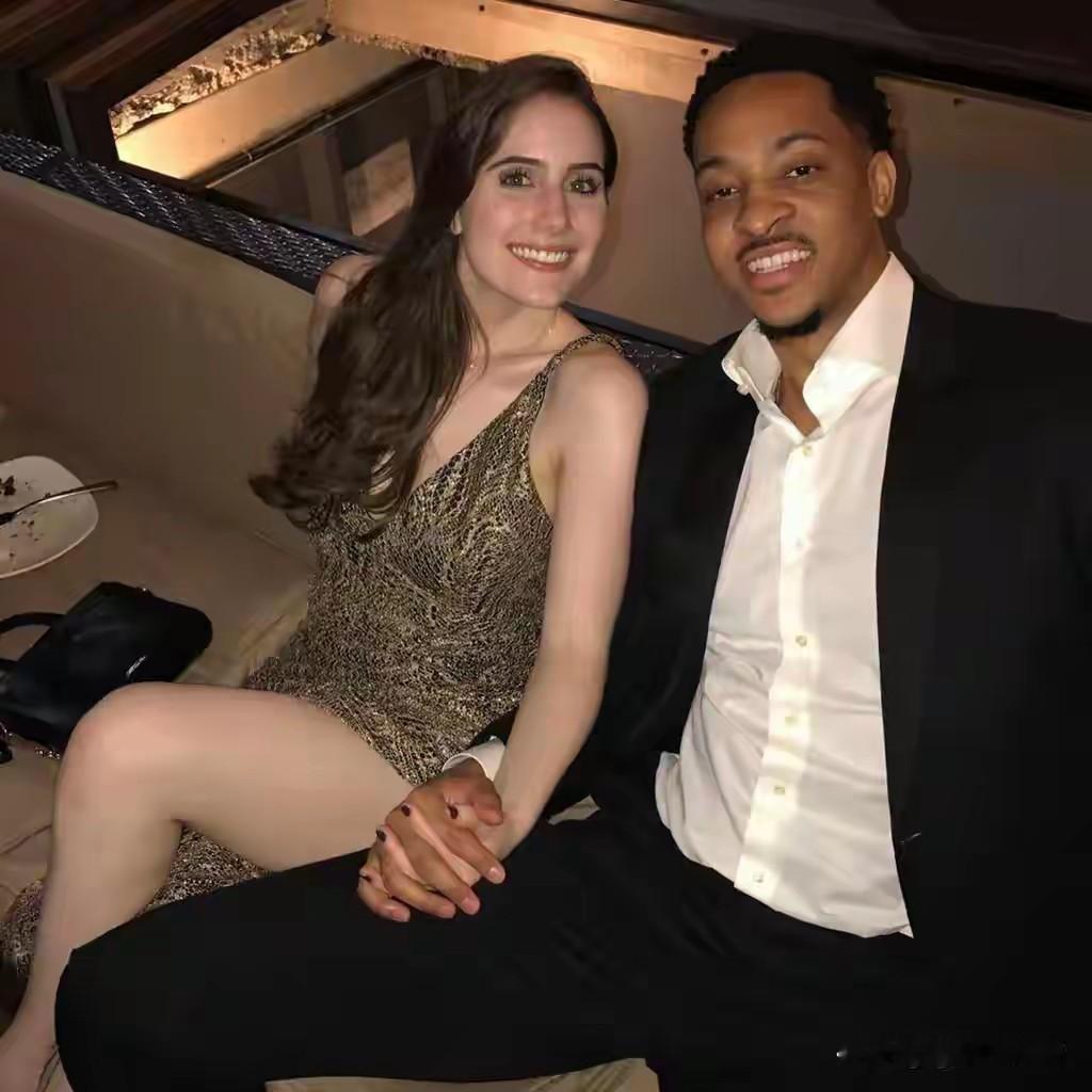 老鹰球员——CJ麦科勒姆生涯合同一览， 1. 新秀合同（2013-20...