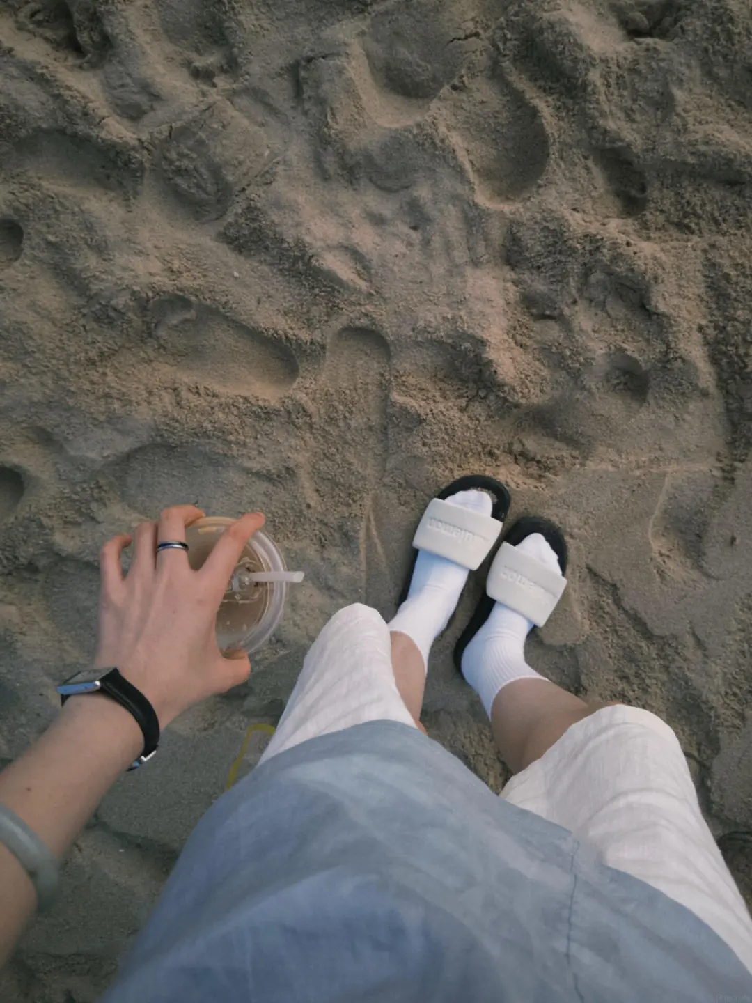 把lulu拖鞋焊脚上了🫢