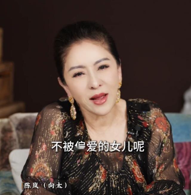 向太的小儿子向佑从小被捧在手心要什么给什么，向太自己后来都说养废了很后悔。而徐家那边，撑起整个家的从来不是最被疼的那个，大S十几岁带妹妹闯娱乐圈，赚钱第一件事给妈妈买房，三十年一个人扛全家开销，最后账户里只剩四十五万。小S也亲口说过最偏心大女儿和小女儿，可最贴心的偏偏是被放养的老二，每晚给她倒温水，