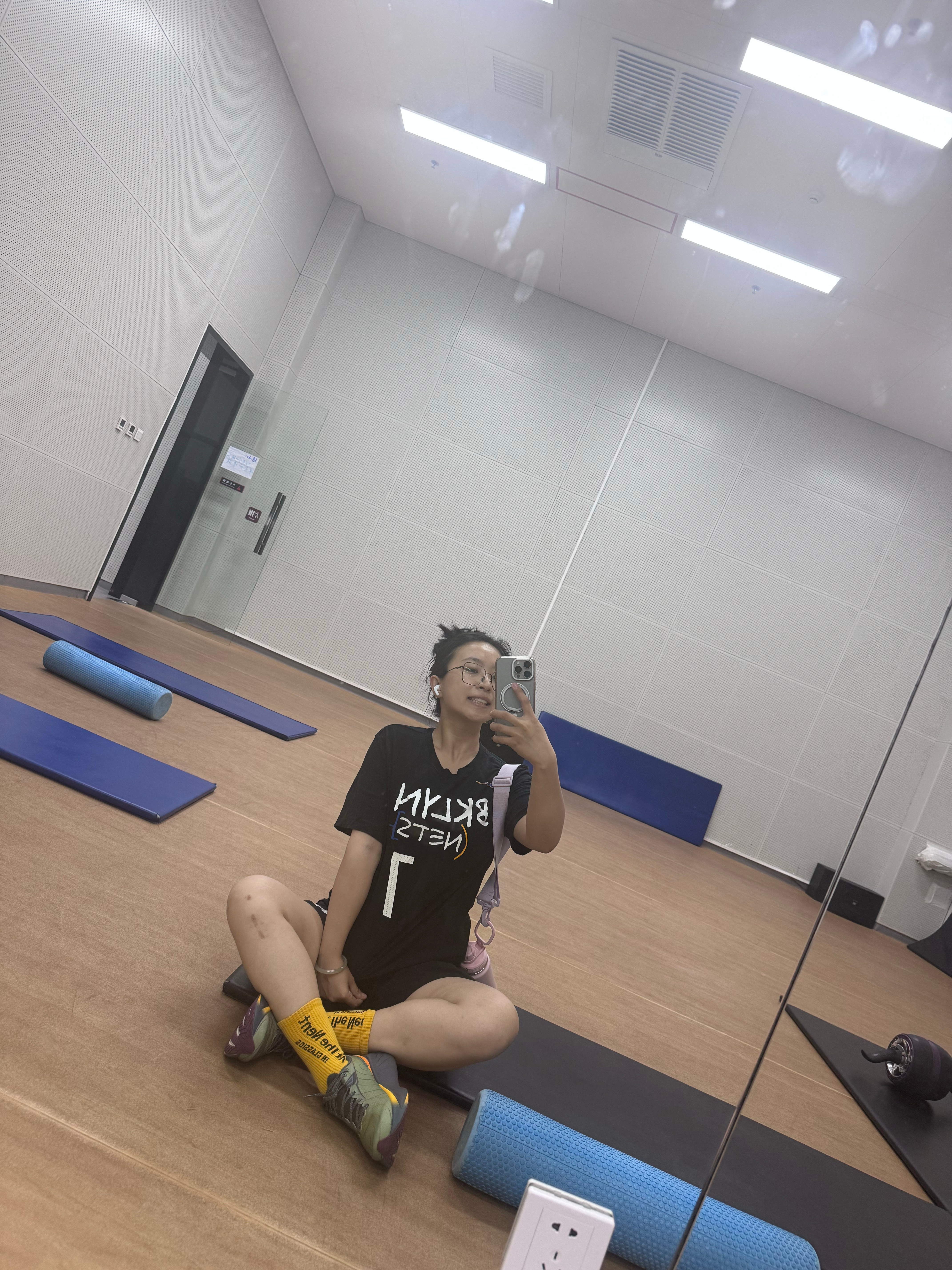 将头发梳成KD模样  ​​​
