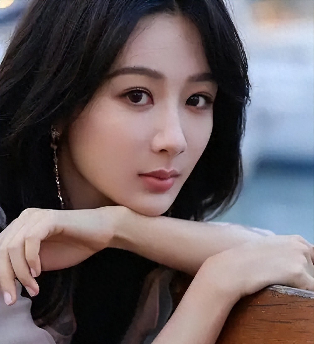 金鹰奖视后投票排名，宋佳排第4，闫妮排第2，她凭啥排第一？