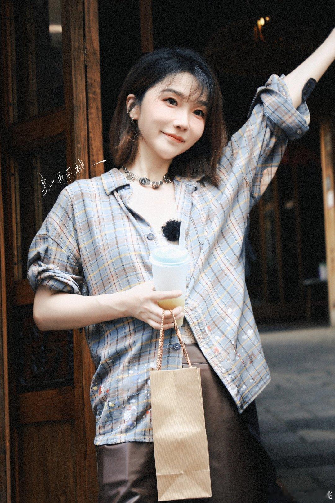#刘恋[超话]# 〣#湘当有味4湘西苗宴热辣开席# 

2026.08.26

〣和小刘同学一起游湘西



#留·恋time##去湘当有味的地方# ​
