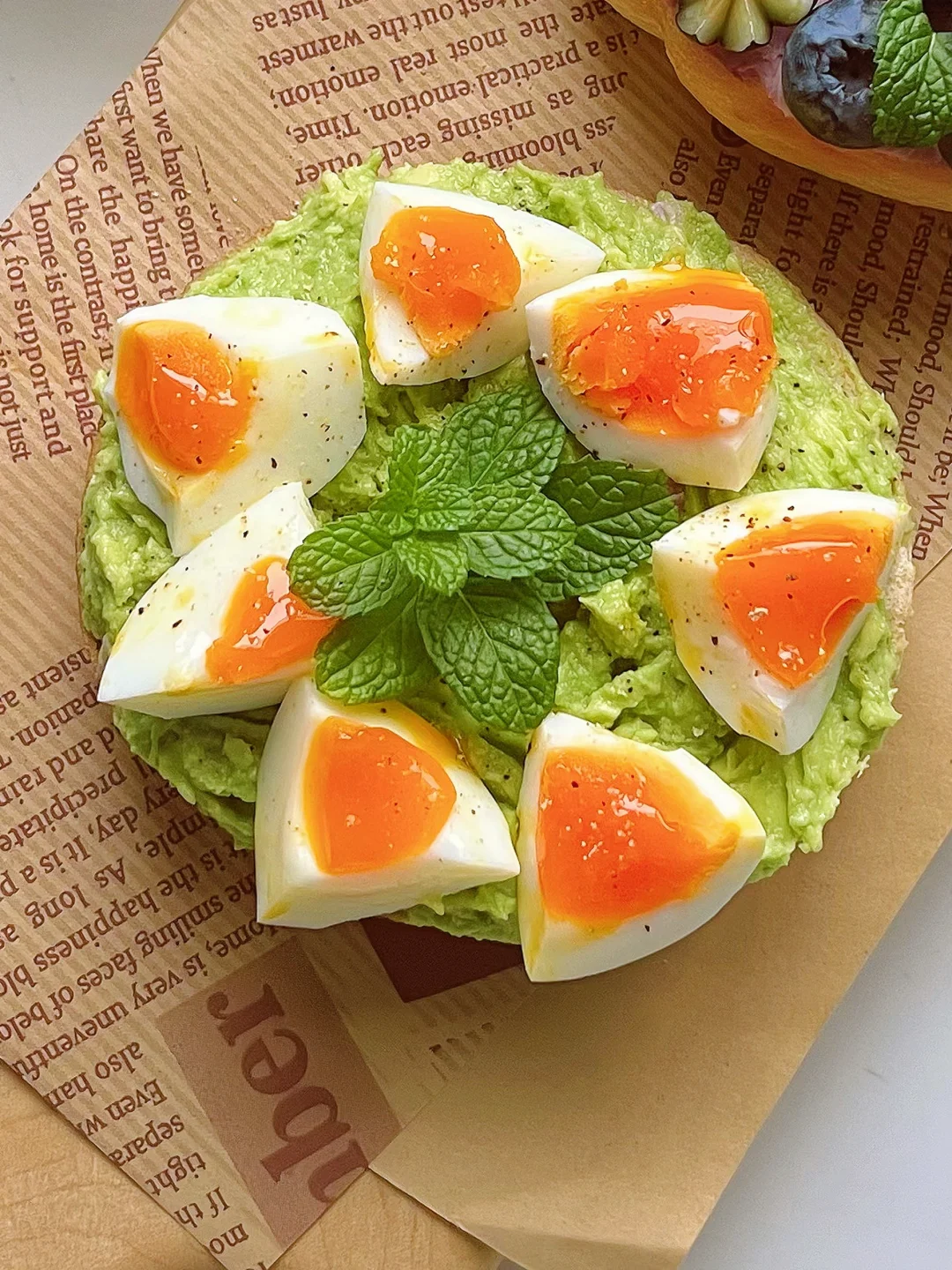 减脂期｜双拼🥯，🥑🫐🍳漂亮人要吃漂亮饭