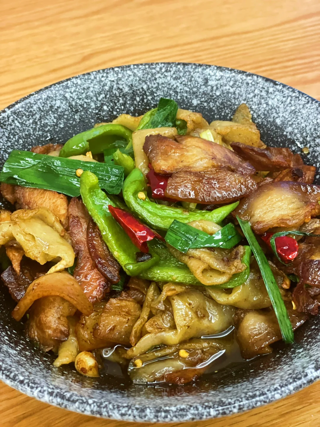 糯叽叽的苕皮回锅肉，是童年，是幸福的味道🤤