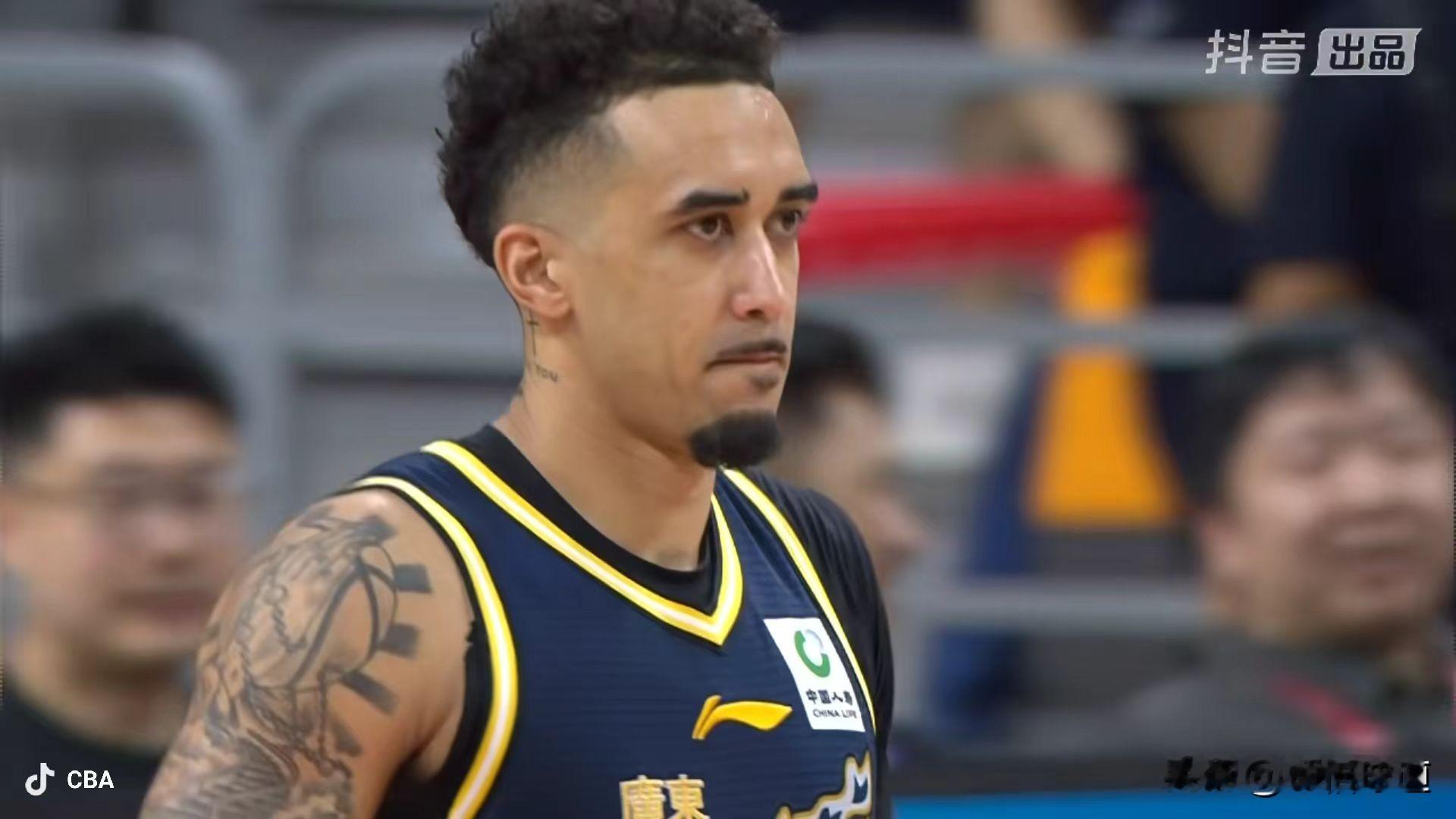 输掉了G1，意料之外，杜锋硬生生把自己推向了悬崖边，愤怒过后复盘整场比...