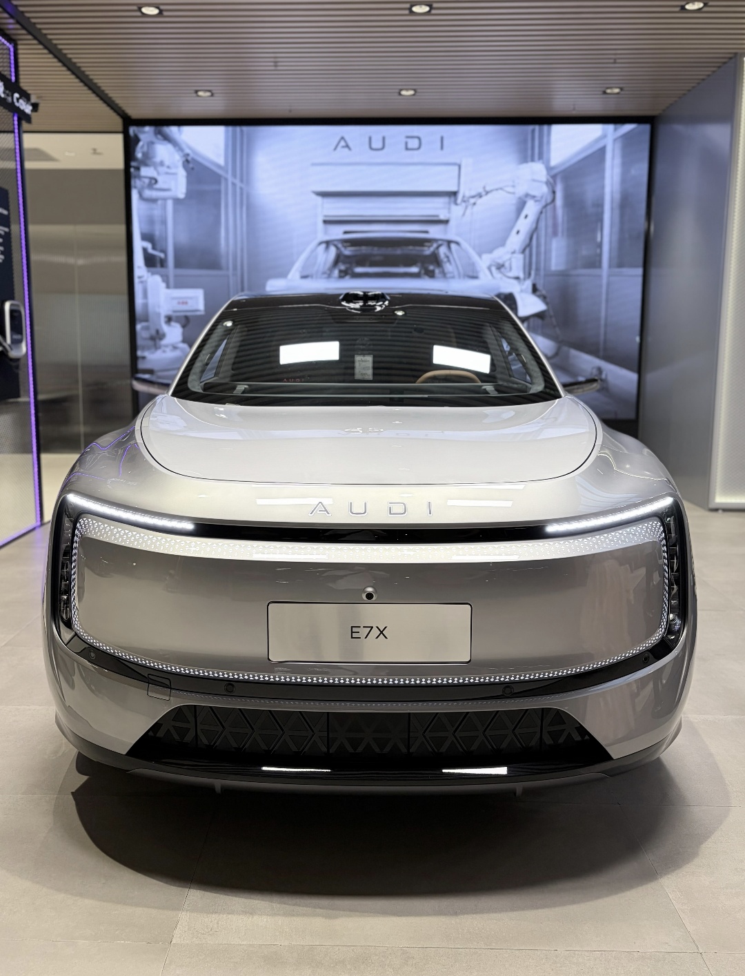 体验奥迪E7X纯电SUV，各方面很均衡
