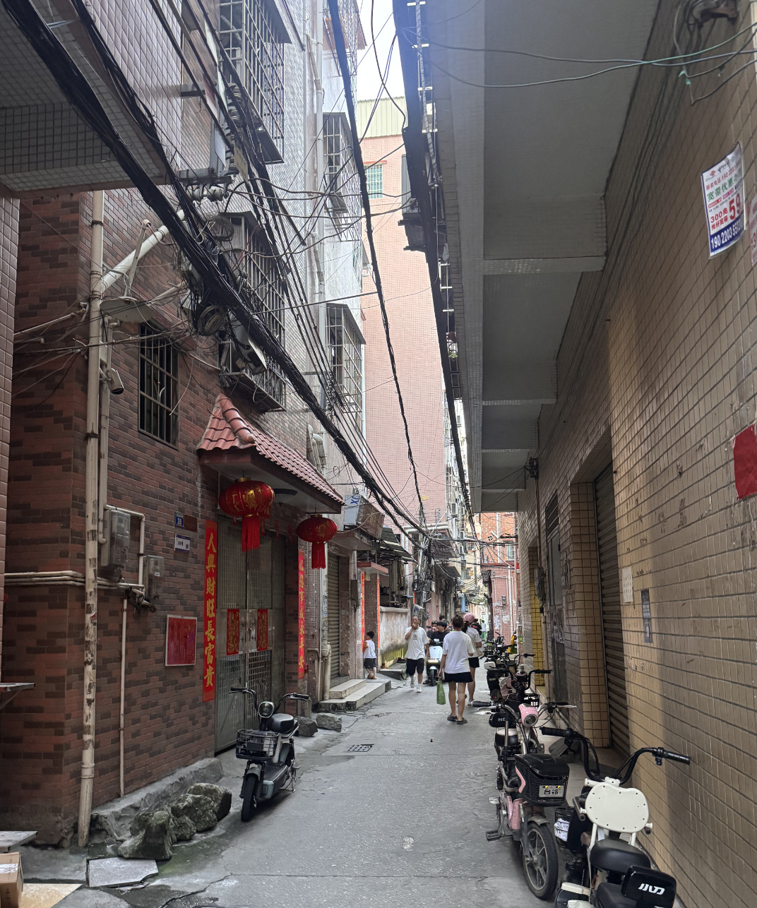 “今年广州太热了，5月中旬开始，我就不得不用空调。”租住在番禺城中村的...