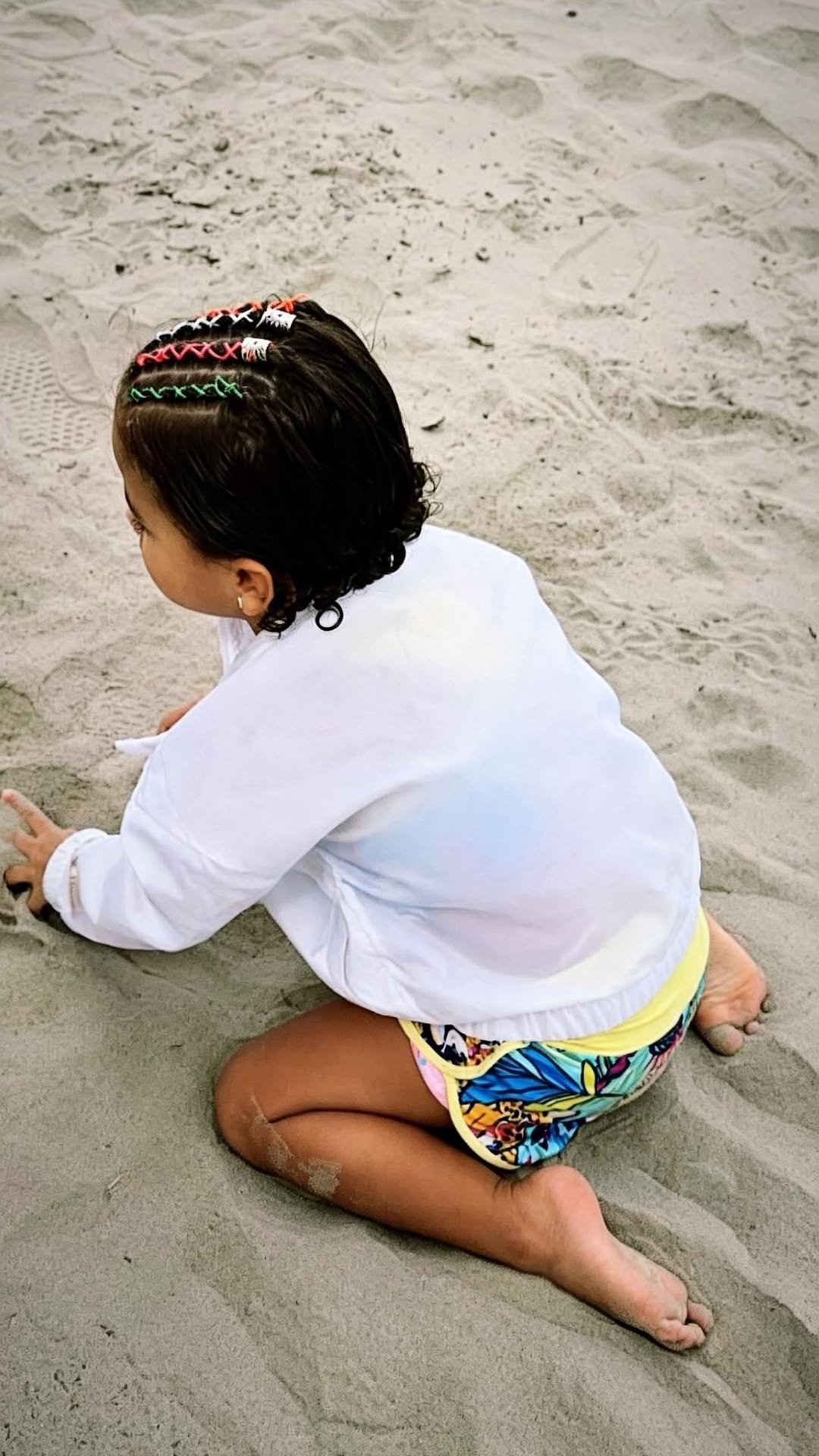 #mavie[超话]#布鲁娜终于更新了😊:Mavie和Mel在沙滩玩耍🥰 #内马尔##mavie##mel# ​