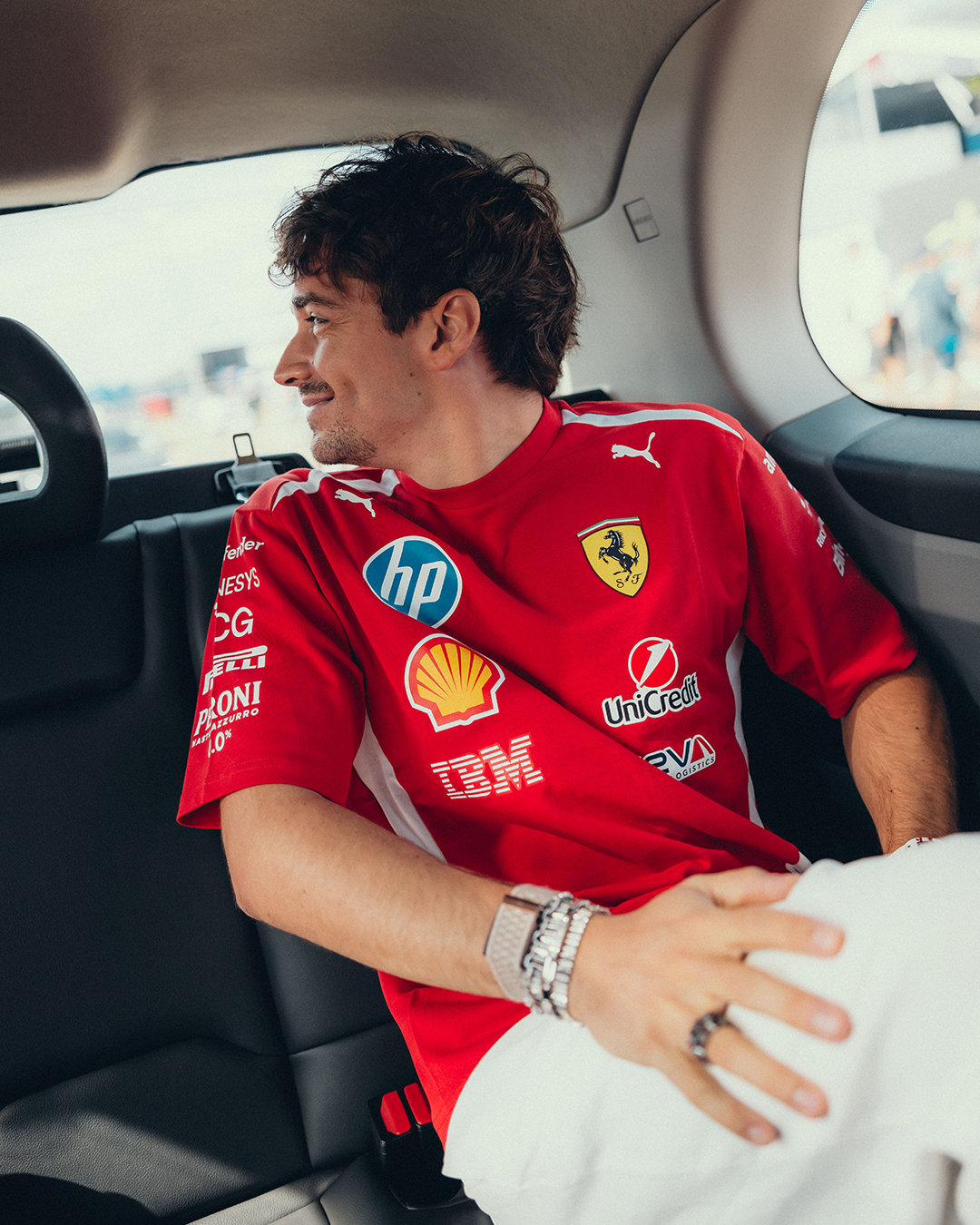 跟夏休说拜拜👋

跟比赛说声Hi~🏎️

#法拉利F1车队[超话]# #F1[超话]# ​