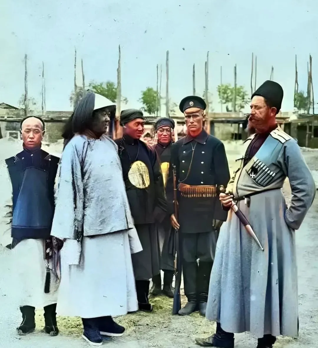几个清朝官员正在和沙俄军人交涉！