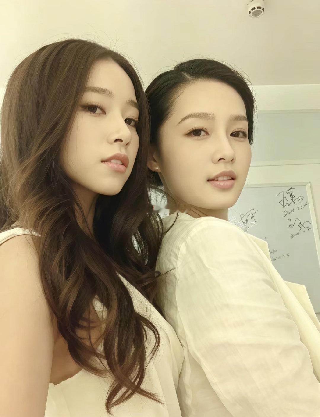 好权威的两张脸
阚清子｜李沁 ​
