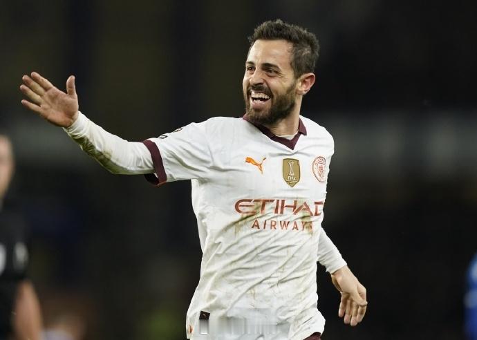 官方消息，31岁的葡萄牙中场贝尔纳多·席尔瓦将于本赛季结束后离开曼城...