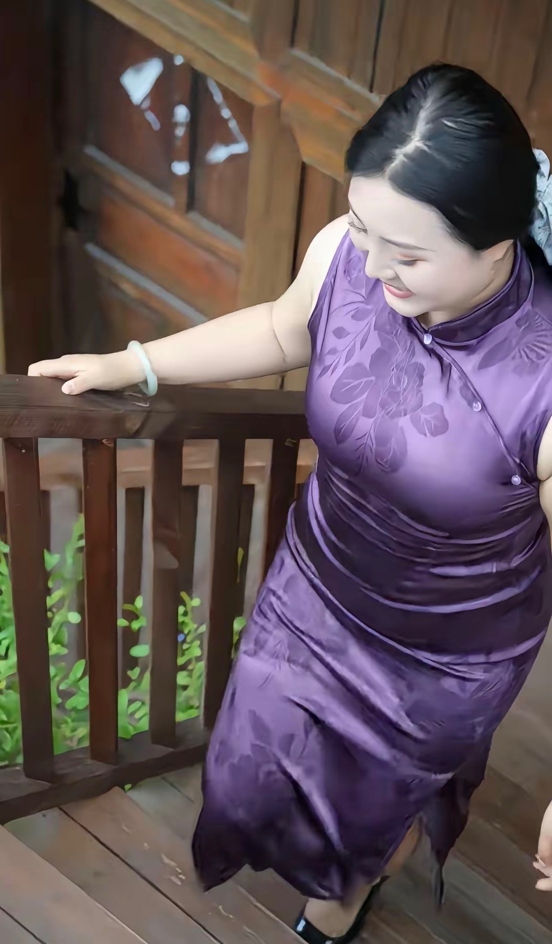 旗袍很适合这位小姐姐