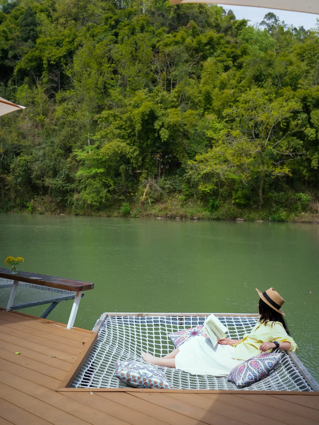 太Chill了！成都1h直达“果冻海”边躺平！