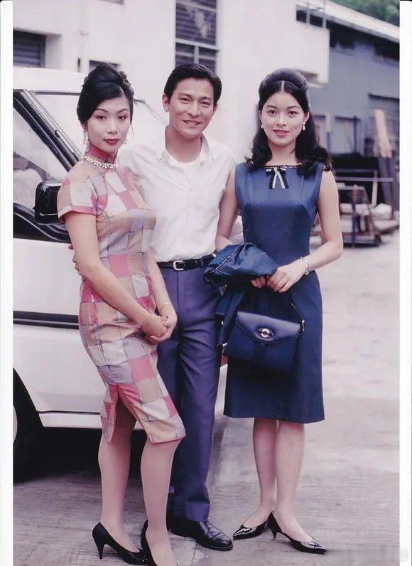 【经典港片】《天长地久》 天長地久 (1993)
刘德华 / 刘锦玲 / 吴家丽 / 叶晨 / 徐濠萦 主演

刘镇伟放下无厘头喜剧，拍出一部文艺怀旧作品，对标《阿飞正传》，刘德华塑造深情浪子形象，褪去浮华，为爱偏执，也是被很多人低估的刘德华代表作。
方德胜（刘德华饰演），外面傍着丽姐，身边躺着阿嫦，心 ​