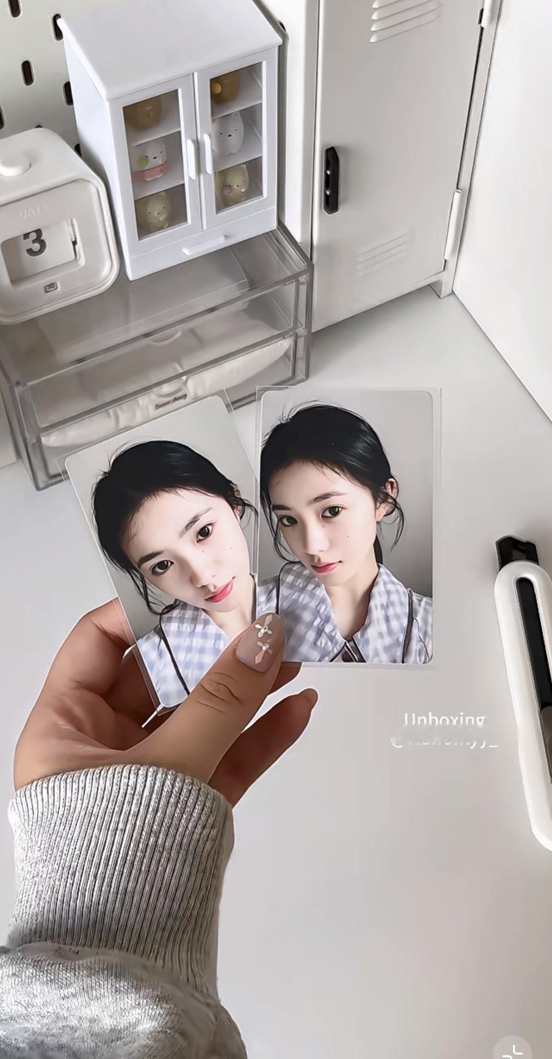 #刘浩存周边中转站[超话]# 借图蹲蹲这两张一起的 ​