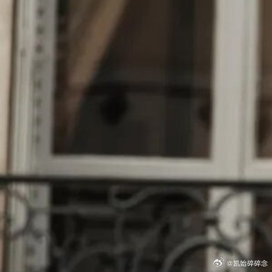 林花谢了春红，太匆匆！无奈朝来寒雨晚来风——李煜昨夜梦魂中。还似旧时游...