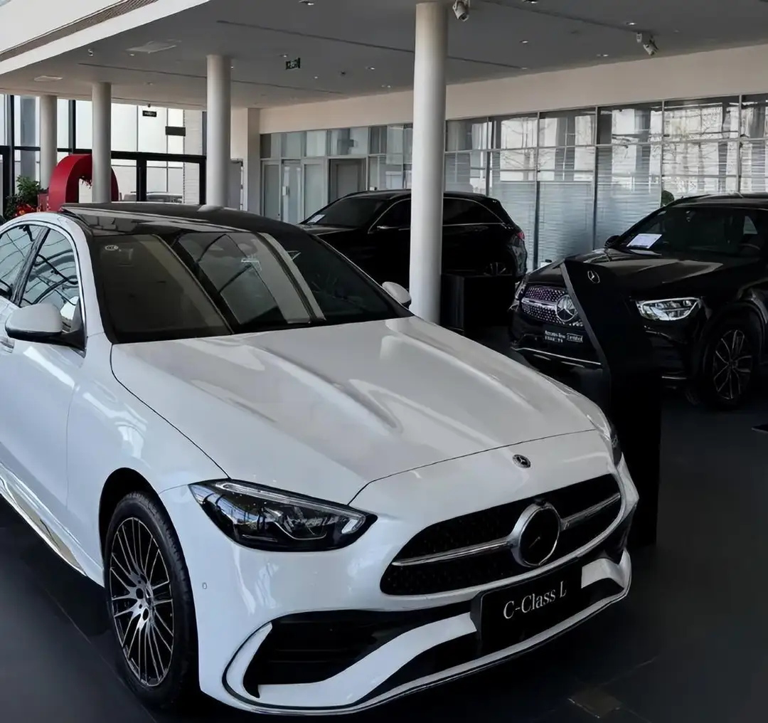 在2026年马年伊始，奔驰、宝马、奥迪（BBA）三大豪华品牌集体大幅降...