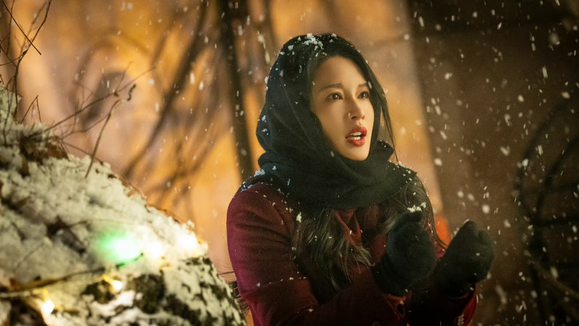 李沁《醉梦》
刘雪梅
“明天见吧“
也许是
最痛的意难平，
她本滴酒不沾，
为工友一杯一杯赌命换钱，
最后长眠在千禧风雪里。
也许这就是所谓的“命”吧。
醉梦 李沁 命运 无力感