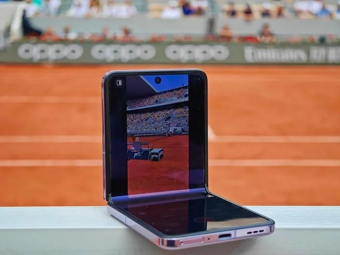 折叠屏手机哪家强？第一是第二的一倍