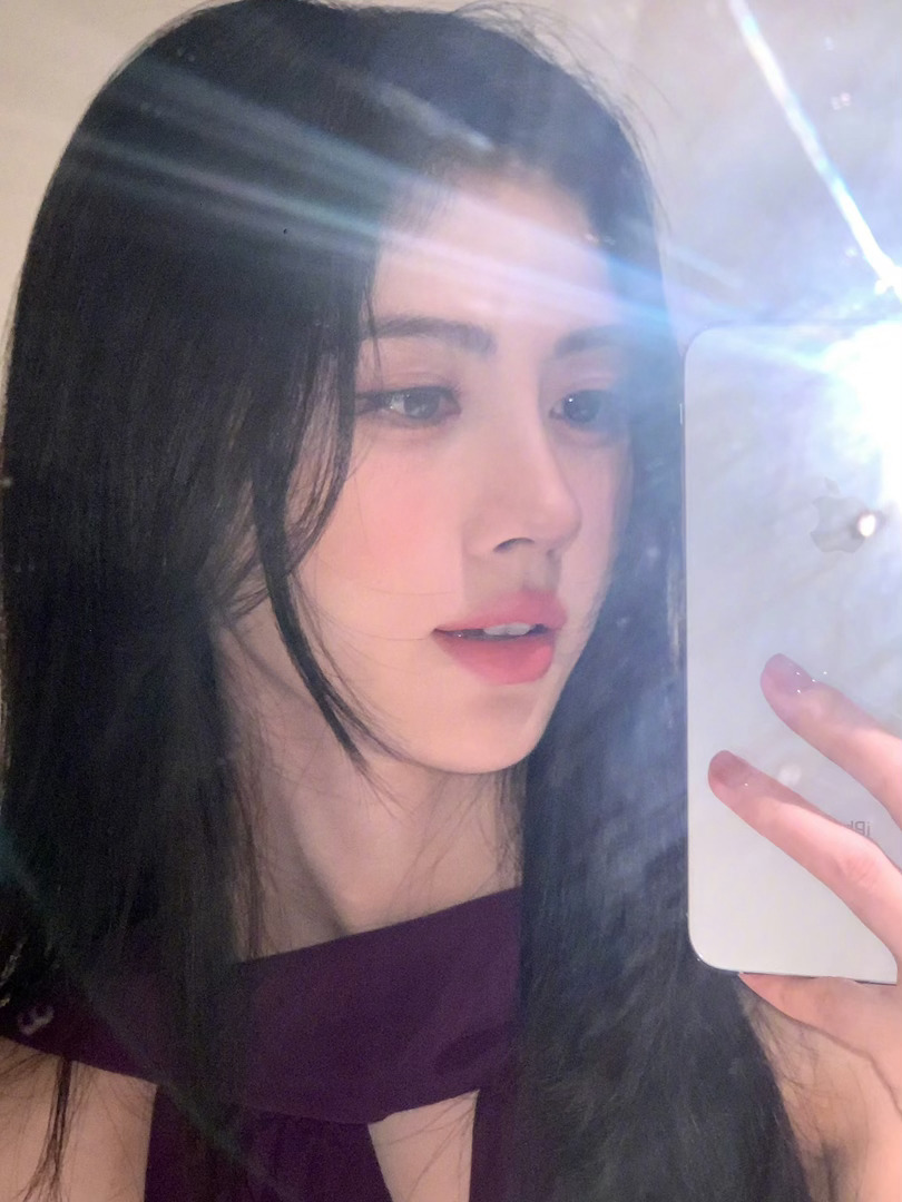 [超话] 眼镜是不是也是一种视力架(^⎚-⎚^）  ​​​