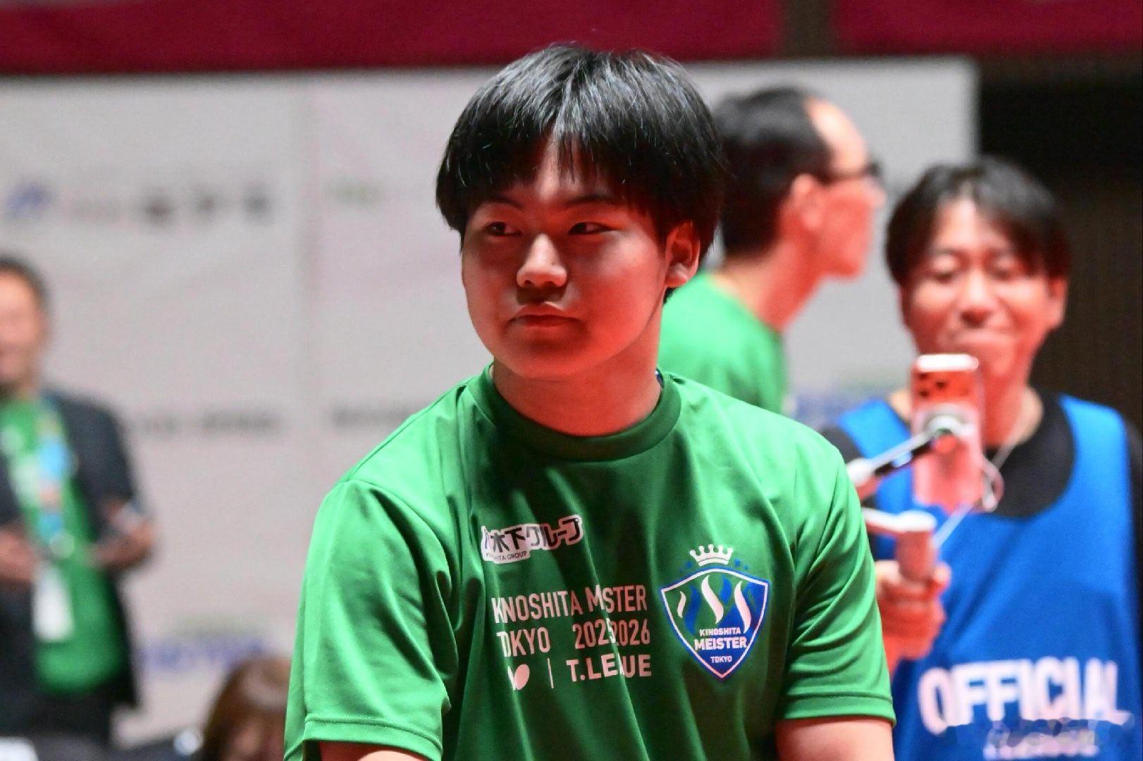 #谁来遏制松岛辉空的势头#
中国大满贯男单决赛上演七局苦战，松岛辉空险胜拿下冠军，继续坐稳世界第一。外协新生代的强势爆发，也凸显出国乒男单当下的危机。连续多站大赛没能闯入决赛，球迷都在热议，谁能顶住压力，找到破解松岛打法的办法。#林昀儒vs松岛辉空##松岛辉空4比3林昀儒# ​