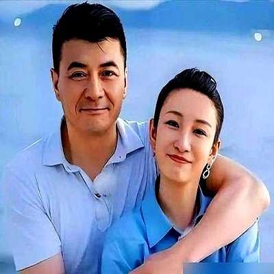 陈建斌当众说她老公长得像杀猪的，秦海璐瞬间拉下脸：“那是硬汉！”

现场空气直接冻住，陈建斌干笑两声，愣是一个字没接上来。

别人看王新军粗糙，秦海璐却当成宝。当年她产后抑郁整天掉眼泪，王新军直接推掉所有戏约，寸步不离守在床前端水喂饭，硬生生把她拉出泥潭。

如今46岁的秦海璐拿奖、唱歌，眼里全带光