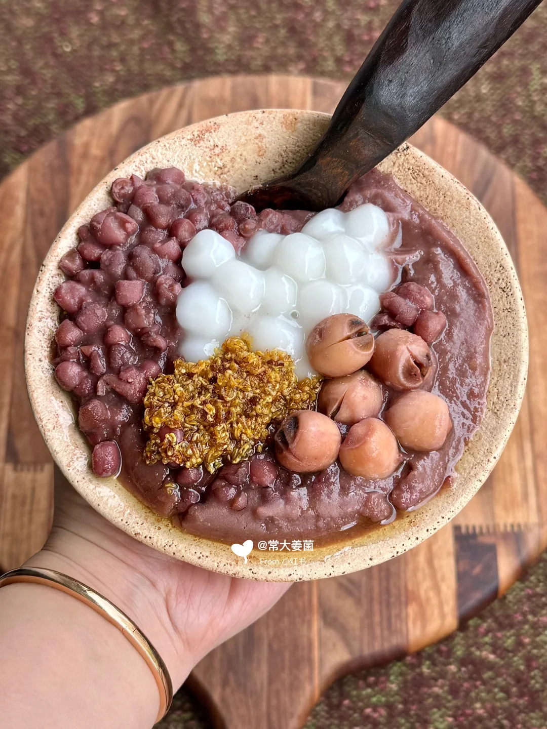 告别蜡黄脸！快来喝莲子红豆沙！🫘🥄