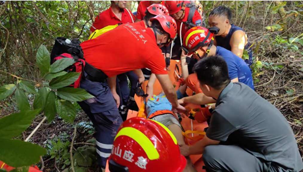 女子登山失联超30小时 被救时已轻微失温