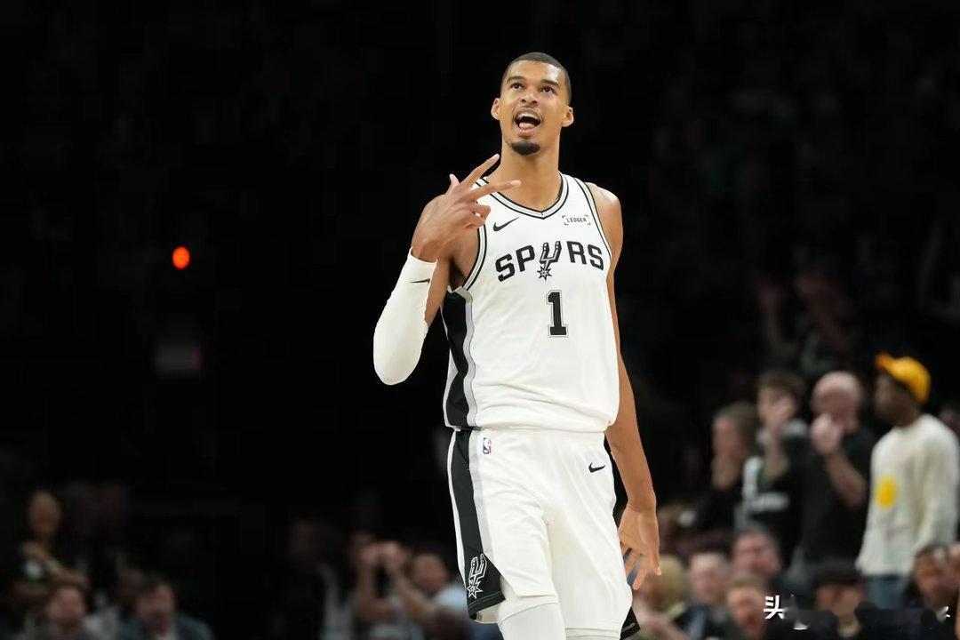 外星人！随着今天马刺队在NBA西部决赛揭幕战中经过双加时122-115...