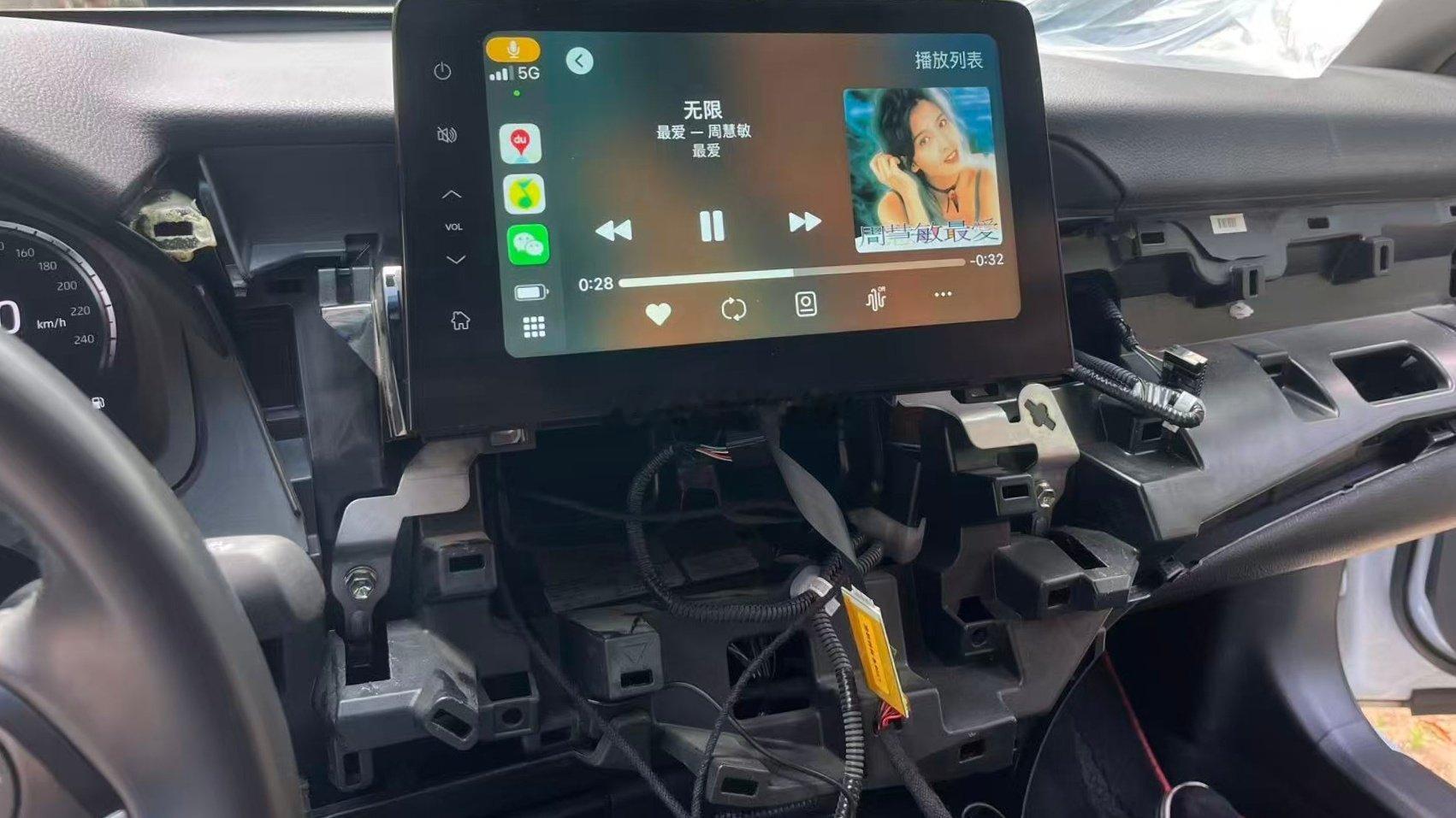 混动版的凯美瑞八代加装CARPLAY[加油] ​