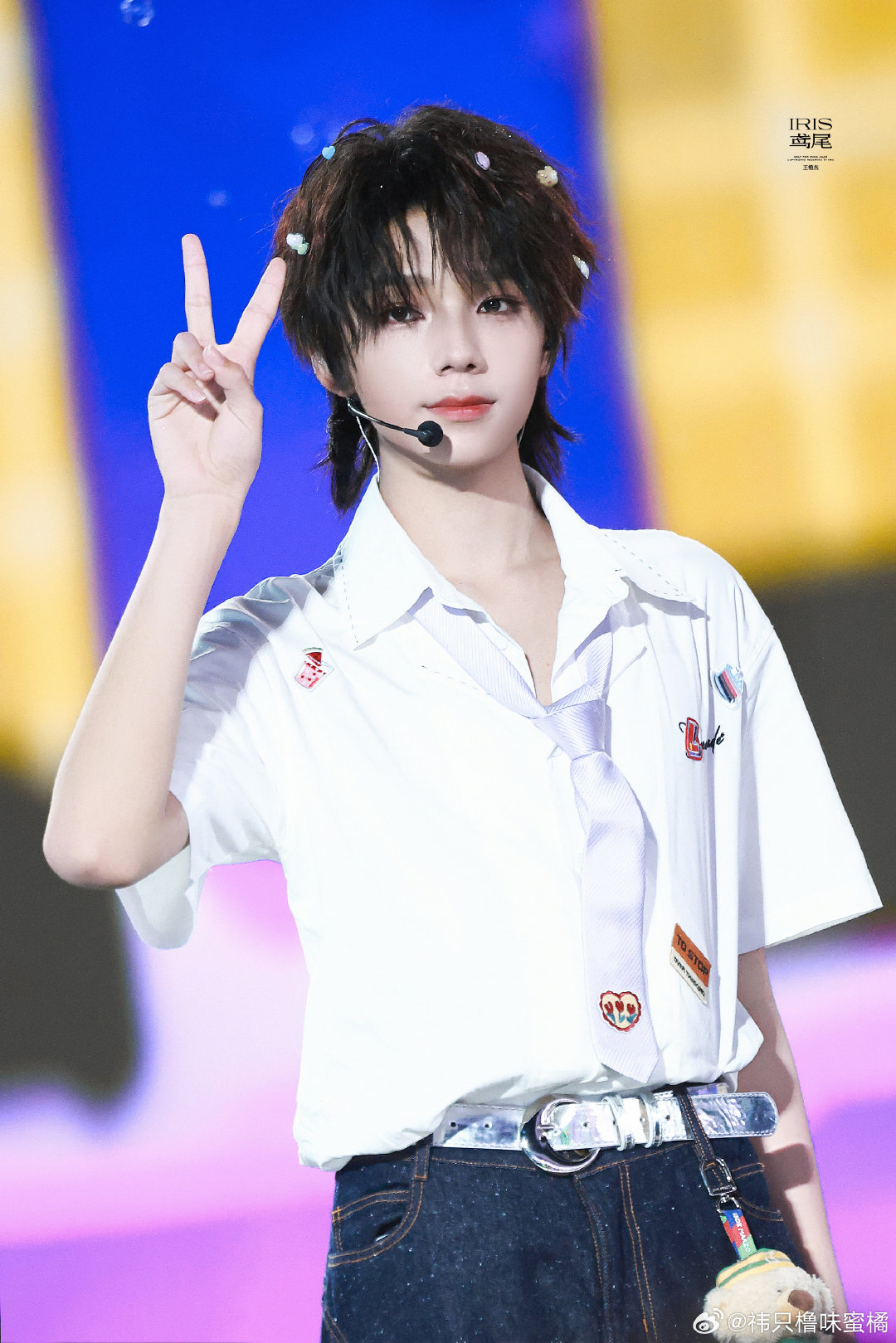 #王橹杰[超话]# 🎻#王橹杰 四代唯一c位队长# 

秋风迎面袭来我的思绪被拉回和你相遇的那年冬.

​