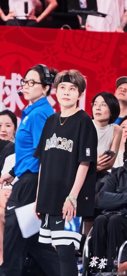 #王濛说贝克汉姆是帅一辈子的偶像#王濛也是我帅一辈子的偶像，谁爱了谁幸福[心][心] ​