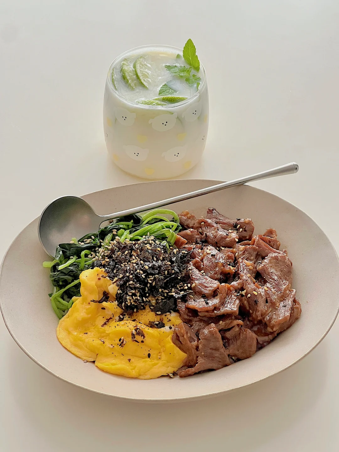 干净饮食|牛肉菠菜盖饭🍱暴打柠檬茶🥤