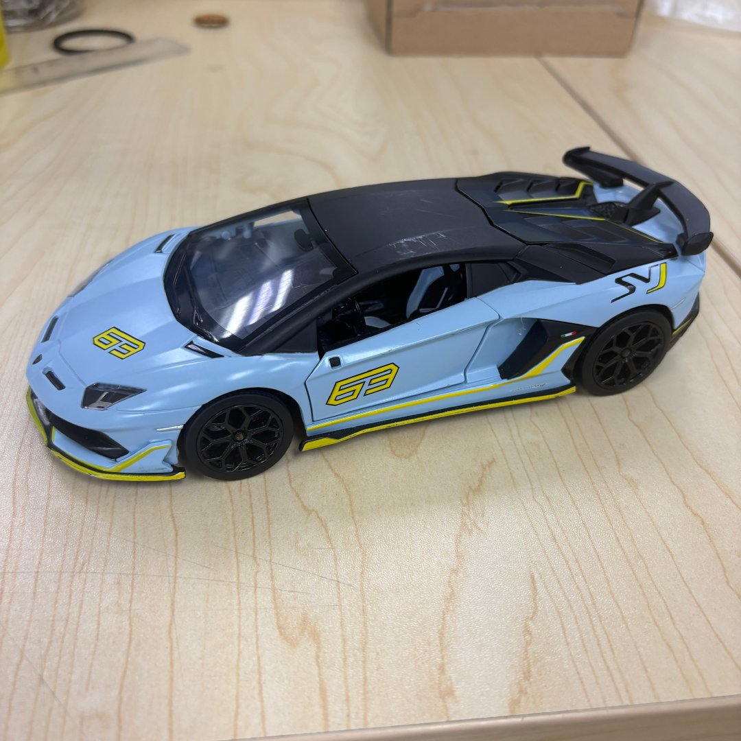 今天的工作陪小孩玩车[泪奔]
小孩哥我不喜欢日产
哦天啊 ​
