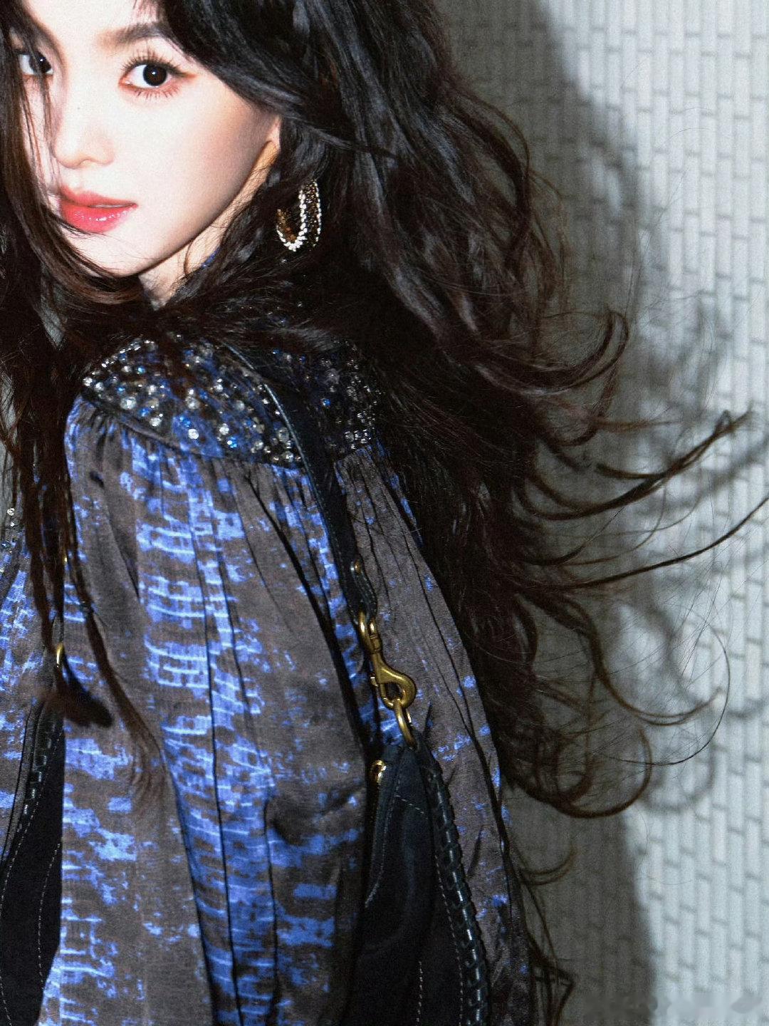 #章若楠[超话]##章若楠想把你和时间藏起来#  好美#章若楠沈千盏# ​