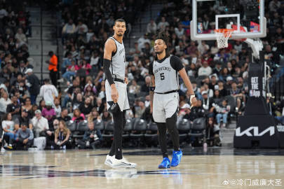 追梦格林大胆预测📈马刺将 5 场淘汰开拓者，盛赞卡斯尔已成为系列赛关...