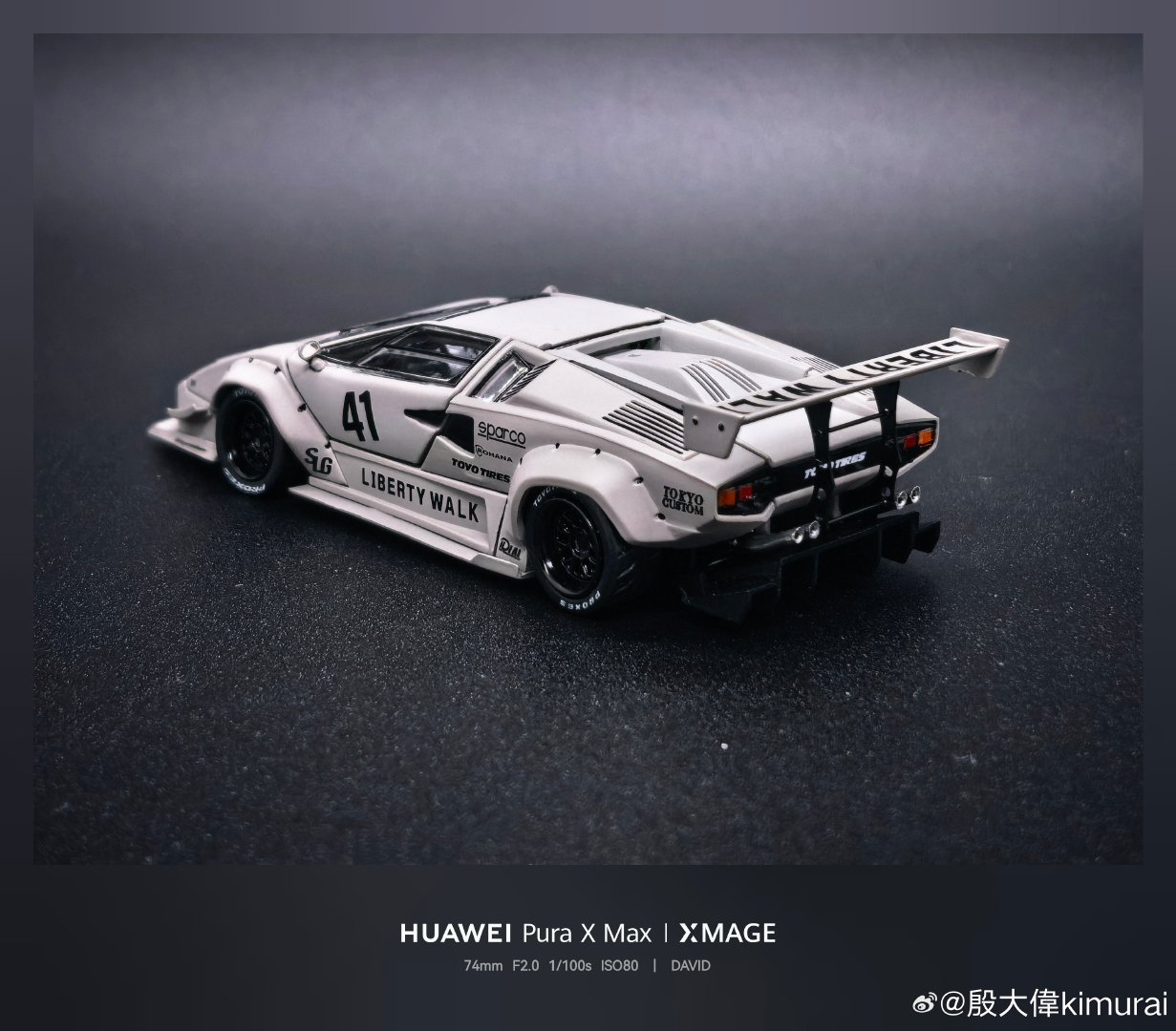 兰博基尼 Countach（康塔什）LB‑WORKS（Liberty Walk宽体）

原型车：Lamborghini Countach LP400，80年代经典楔形超跑，是兰博基尼传奇经典车型。
改装：Liberty Walk（LBWK，日本宽体改装厂），加装宽体轮眉、大尾翼、竞技套件，#41涂装是东京改装展（Tokyo Auto Salon）的展车涂装。 ​