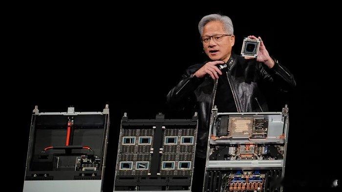 【PCB超级周期，能确定了？】 8月底英伟达称Vera Rubin进入全面量产，带动PCB行业订单和产值增加，需求从板厂传导至设备、耗材和材料端，行业呈结构性增长。... ​