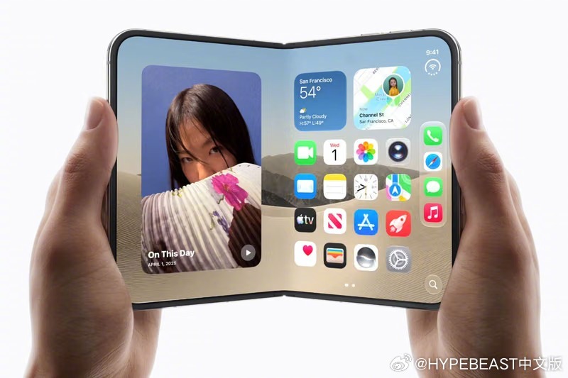 【据报道苹果 iPhone Duo 预购开启瞬间即告售罄】

苹果最新公布的 iPhone Duo 在各大线上商店迅速售罄，美国东部时间早上 8 点预购开启后仅几分钟，发货时间便出现延后。据 Apple Insider 报道，这款全新硬件的首批供应在所有配置选项中均被迅速抢购一空。

在开售后短短几分钟内，该设备的发货时间就 ​
