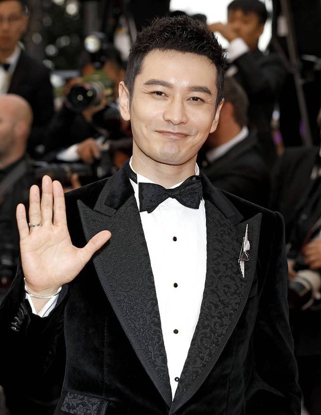 网传投1个亿赚百亿，黄晓明的资本手腕什么时候这么狠了？

一条传闻隔了两个月还在传：黄晓明在长鑫科技估值200亿时投了1个亿，如今浮盈百亿级别。

重名乌龙，股东名单里那个“黄晓明”是前美的高管，不是演员。

但辟谣辟出个真问题：明星的钱，确实正在从火锅店搬进机器人。

黄晓明创立的明嘉资本，今年3